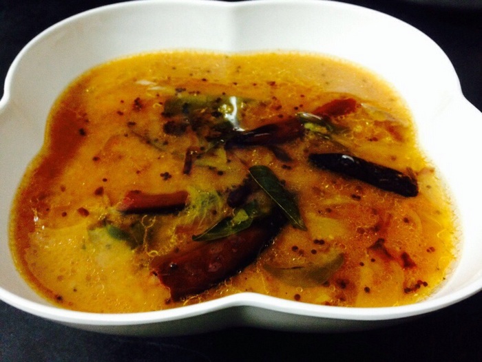 Hyderabadi khatti da in a bowl