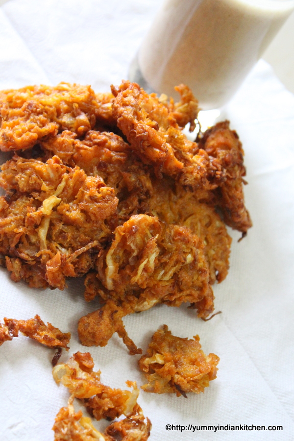 Cabbage Pakoda Recipe, Cabbage Bhajiya or Fritters