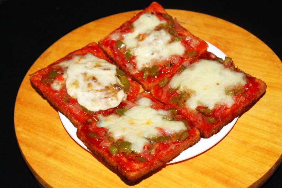 bread-pizza-on-tawa-bread-pizza-recipe-without-oven