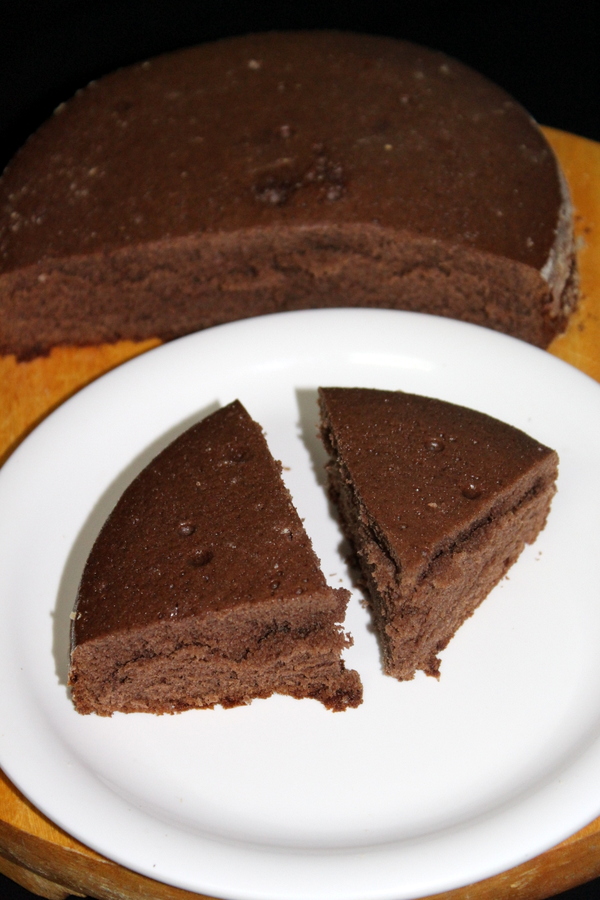 cut chocolate cake pieces placed on a plate