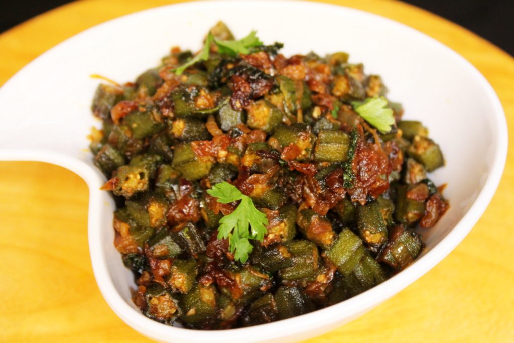 bhindi ki sabzi served in a bowl