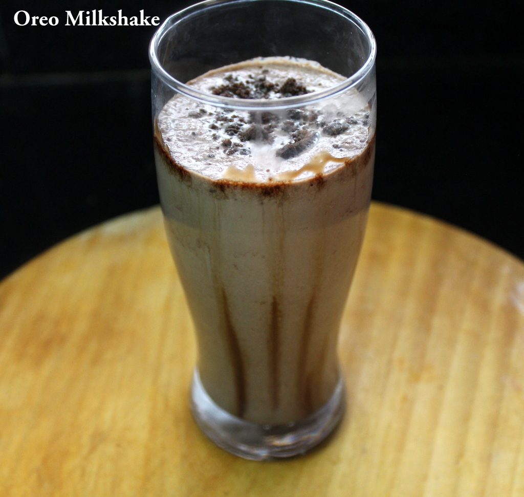 oreo milkshake without ice cream served in a glass