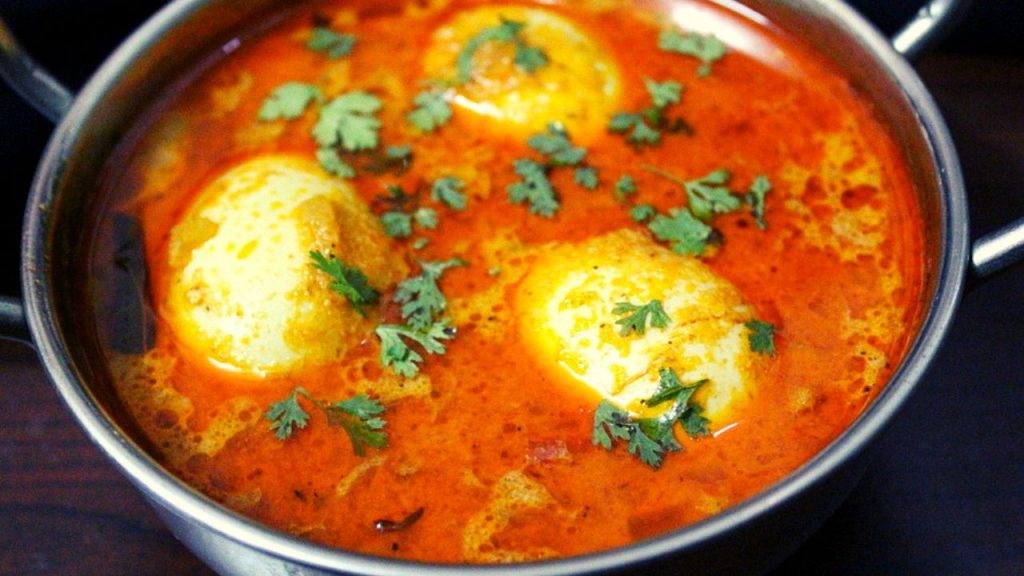 egg kulambu or muttai kulambu recipe