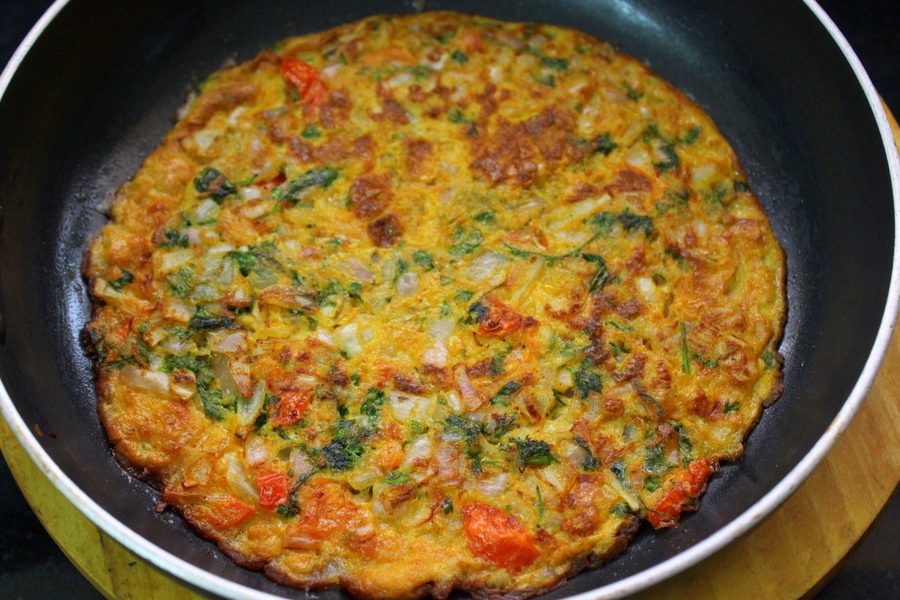 masala omelette in a pan