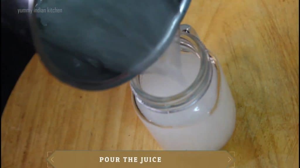 Pouring the fresh juice