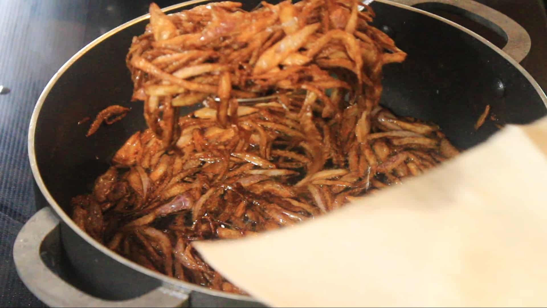 Fried Onions Recipe (Crispy Onions/ Birista) - Swasthi's Recipes