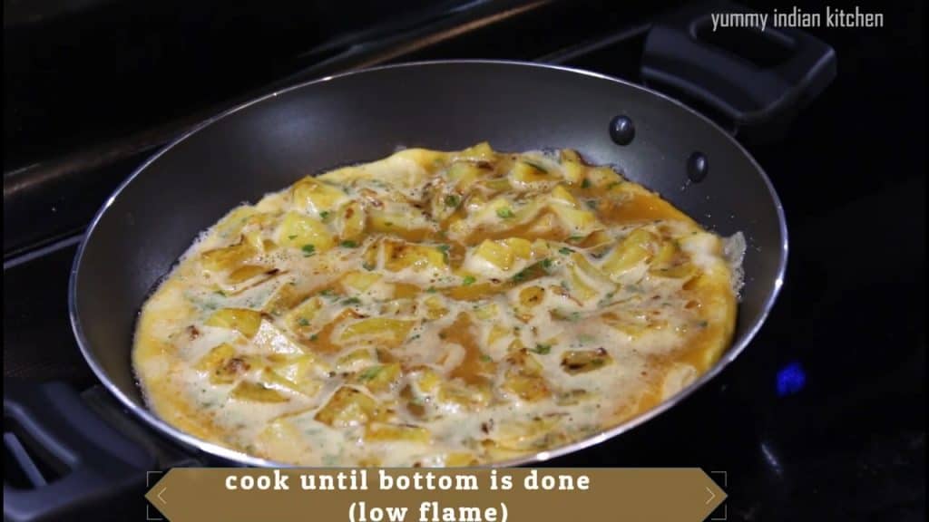 cook the spanish omelette for 4-5 minutes
