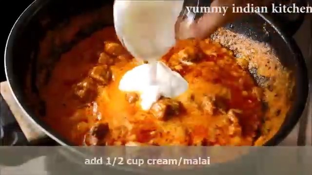 Adding malai/cream into the chicken gravy