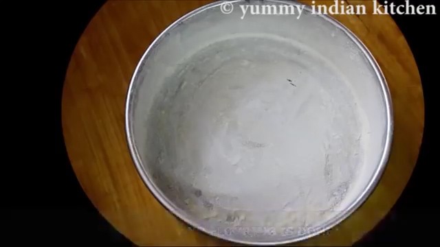 cake pan greased