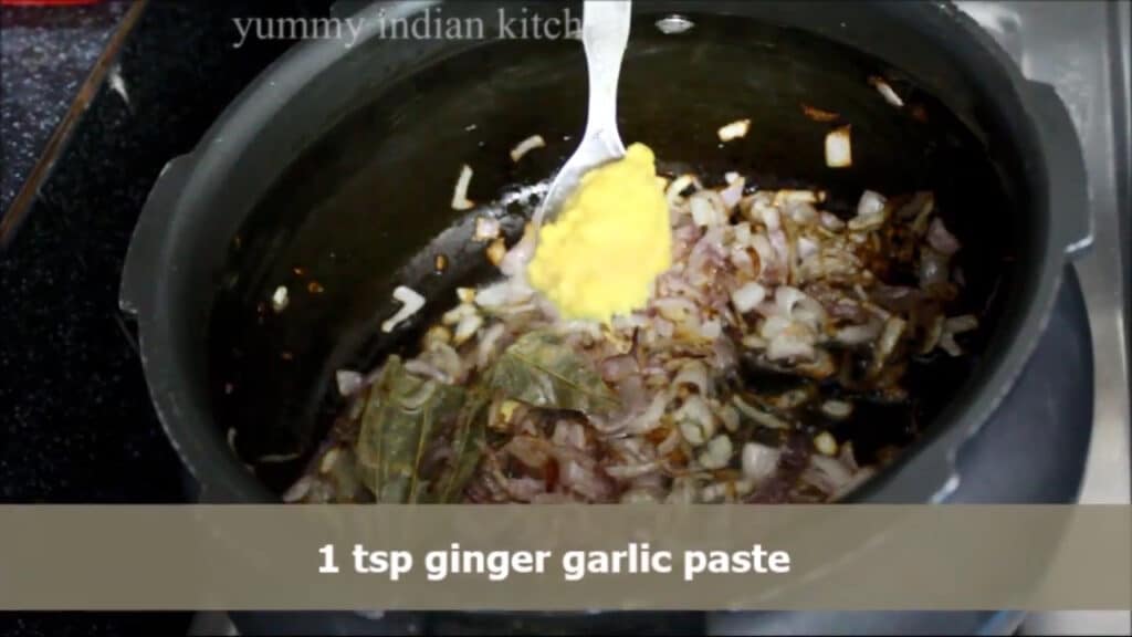 sauteing ginger-garlic paste