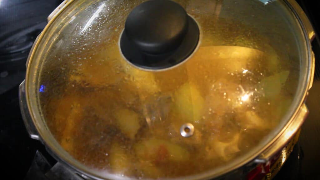slow cooking the bottle gourd 