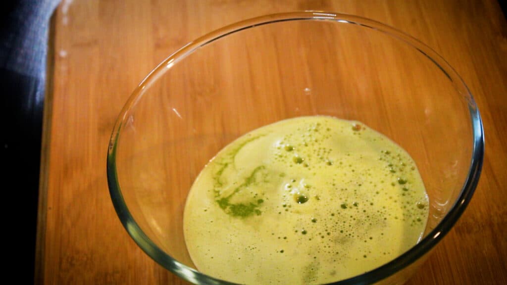 straining the weight loss green juice