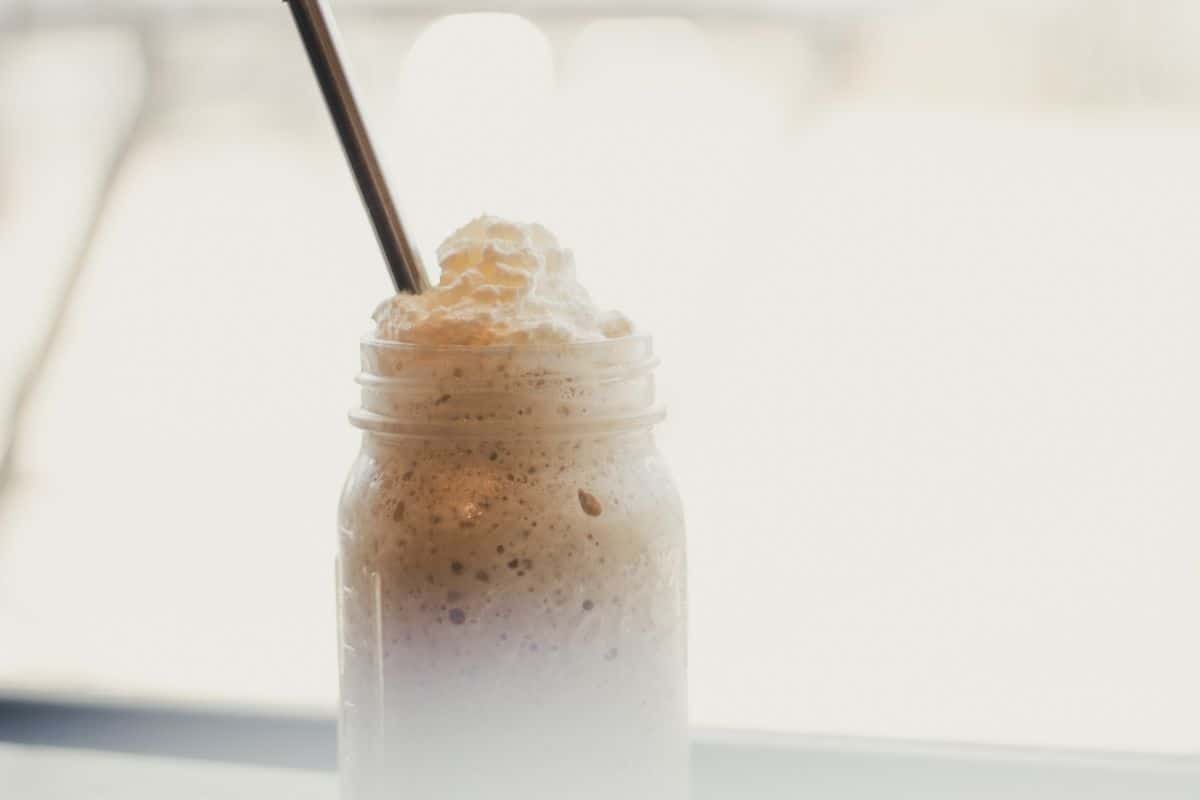 milk shake or banana shake for healthy low calorie breakfast in a jar