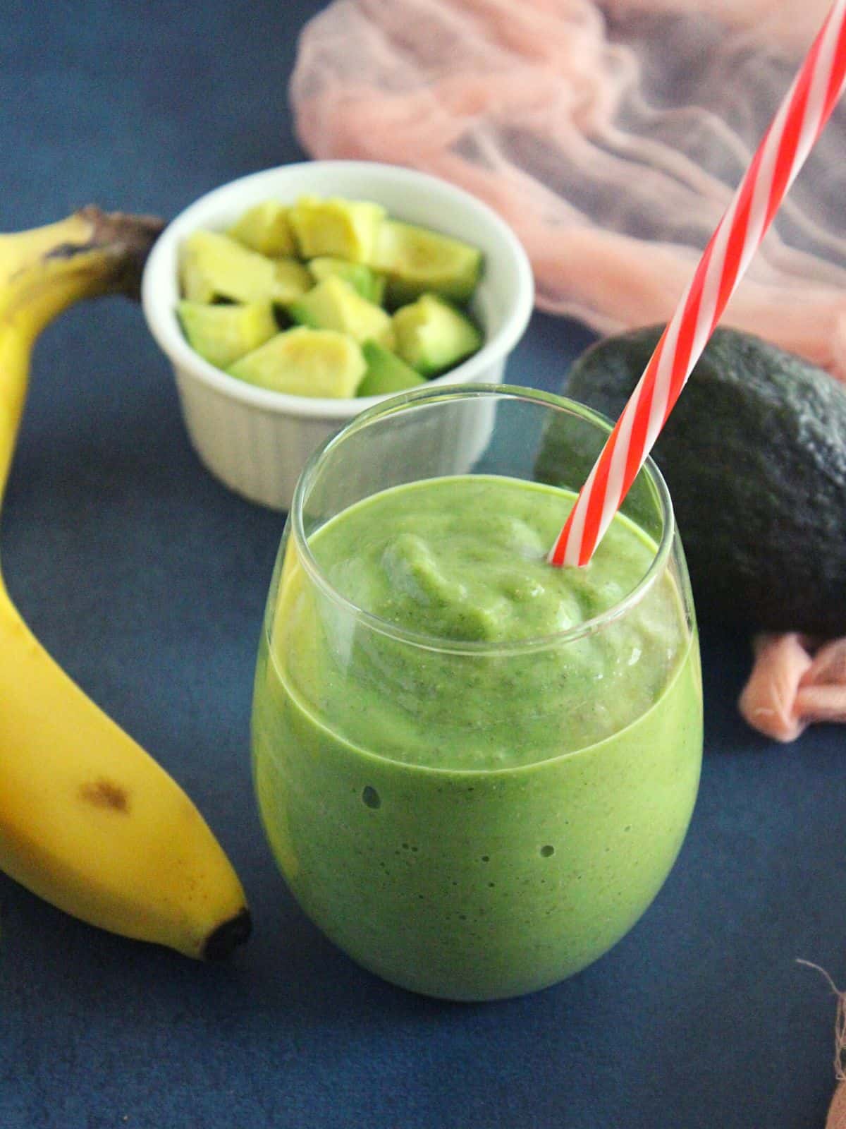 smoothie with avocado and banana in a glass to help lose weight