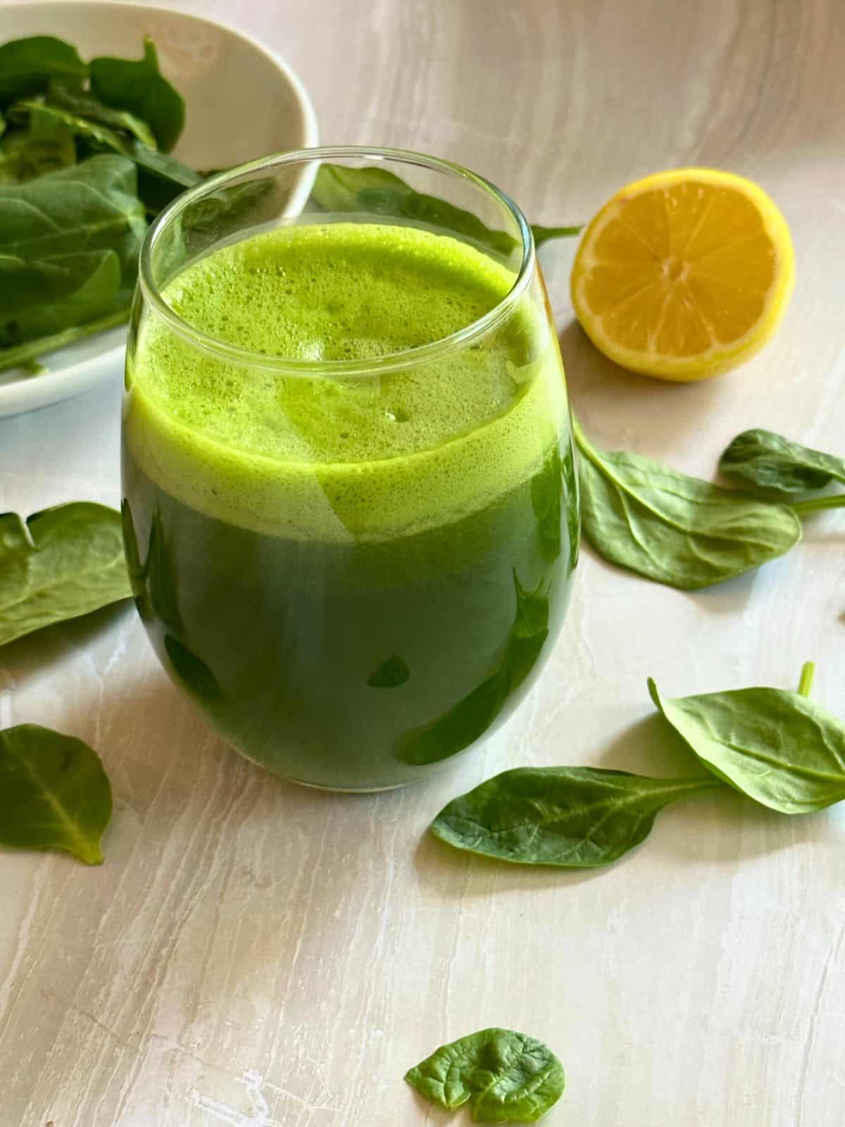 spinach juice recipe fresh and homemade in a glass